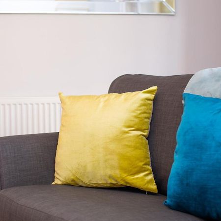 Parking, Garden, En-Suite & Tv'S In All Rooms, Large Living Space Swansea Exterior foto