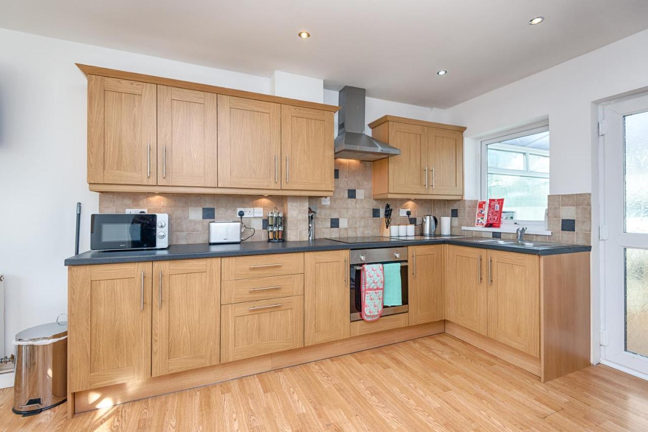 Parking, Garden, En-Suite & Tv'S In All Rooms, Large Living Space Swansea Exterior foto