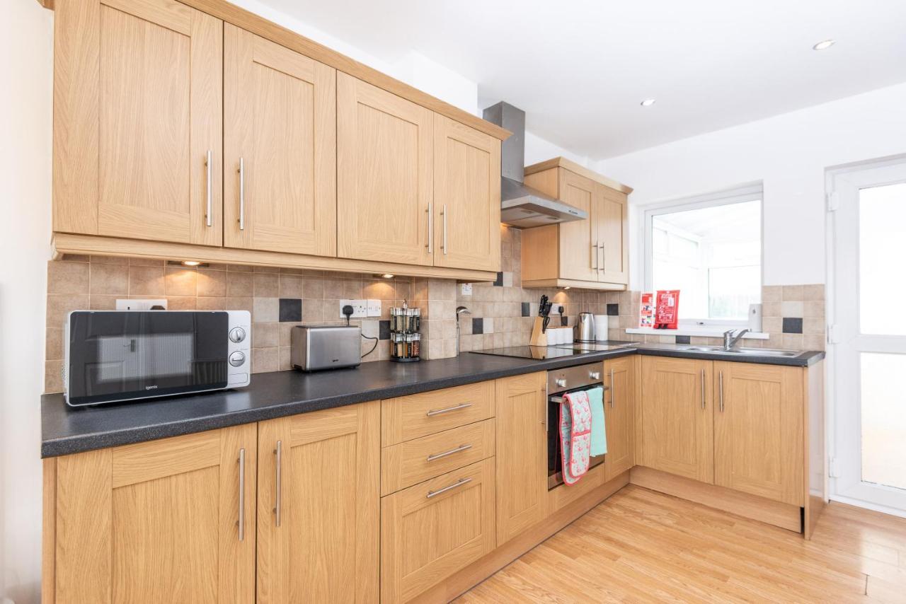 Parking, Garden, En-Suite & Tv'S In All Rooms, Large Living Space Swansea Exterior foto