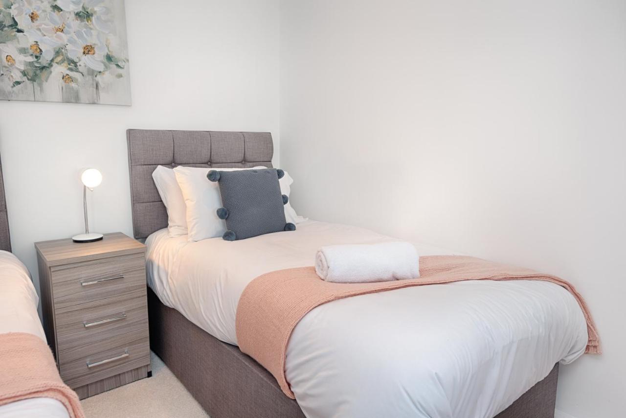 Parking, Garden, En-Suite & Tv'S In All Rooms, Large Living Space Swansea Exterior foto